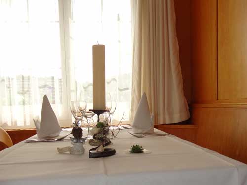 Festlich gedeckt in der Gaststube