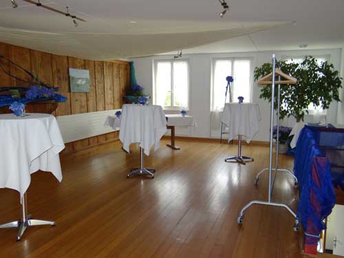 Aperozone im Saal vorne