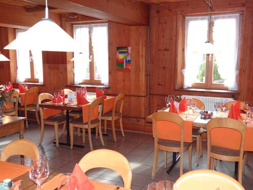 Hirschen-S&aul;li Fensterftont